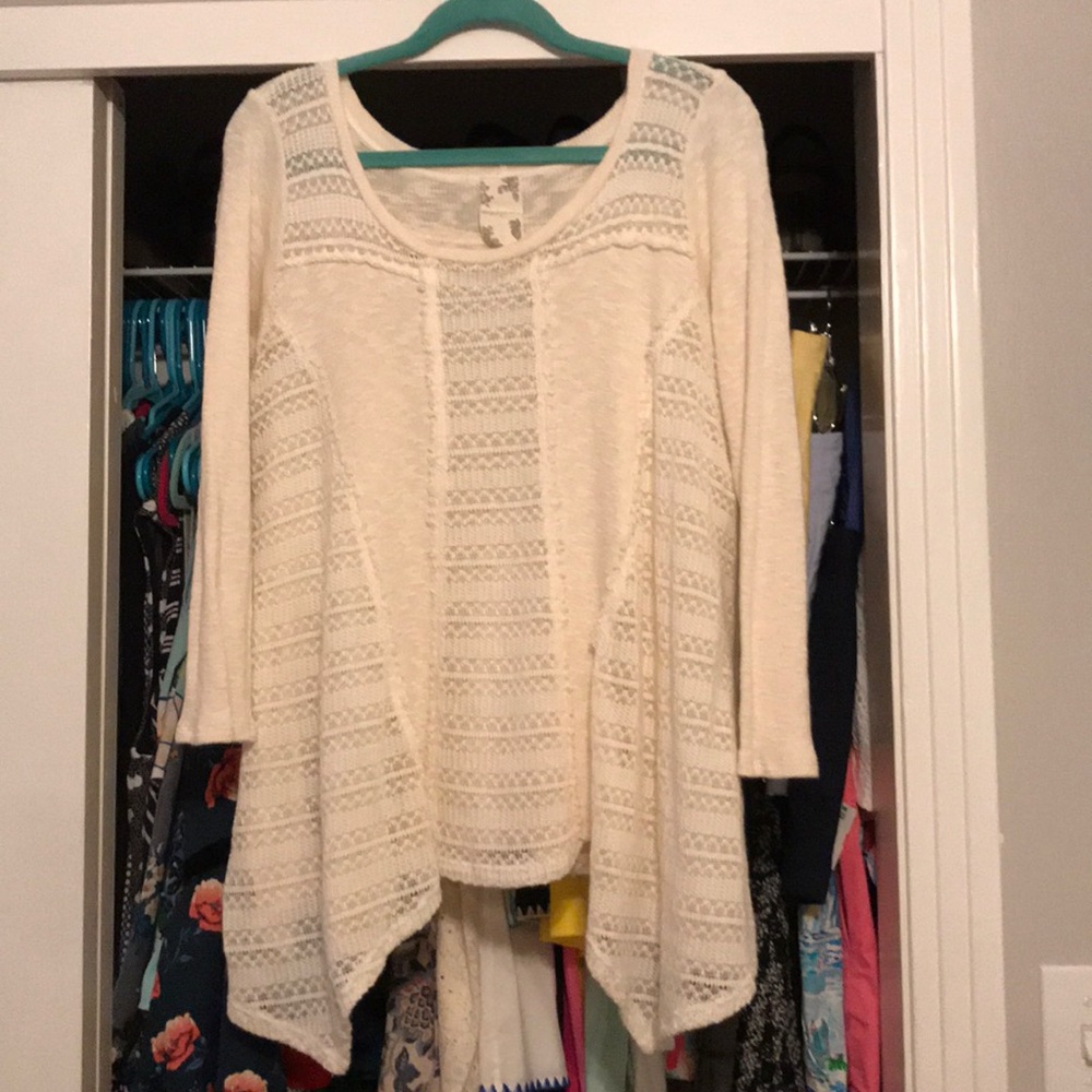 Ivory pace tunic. - Picture 2 of 4